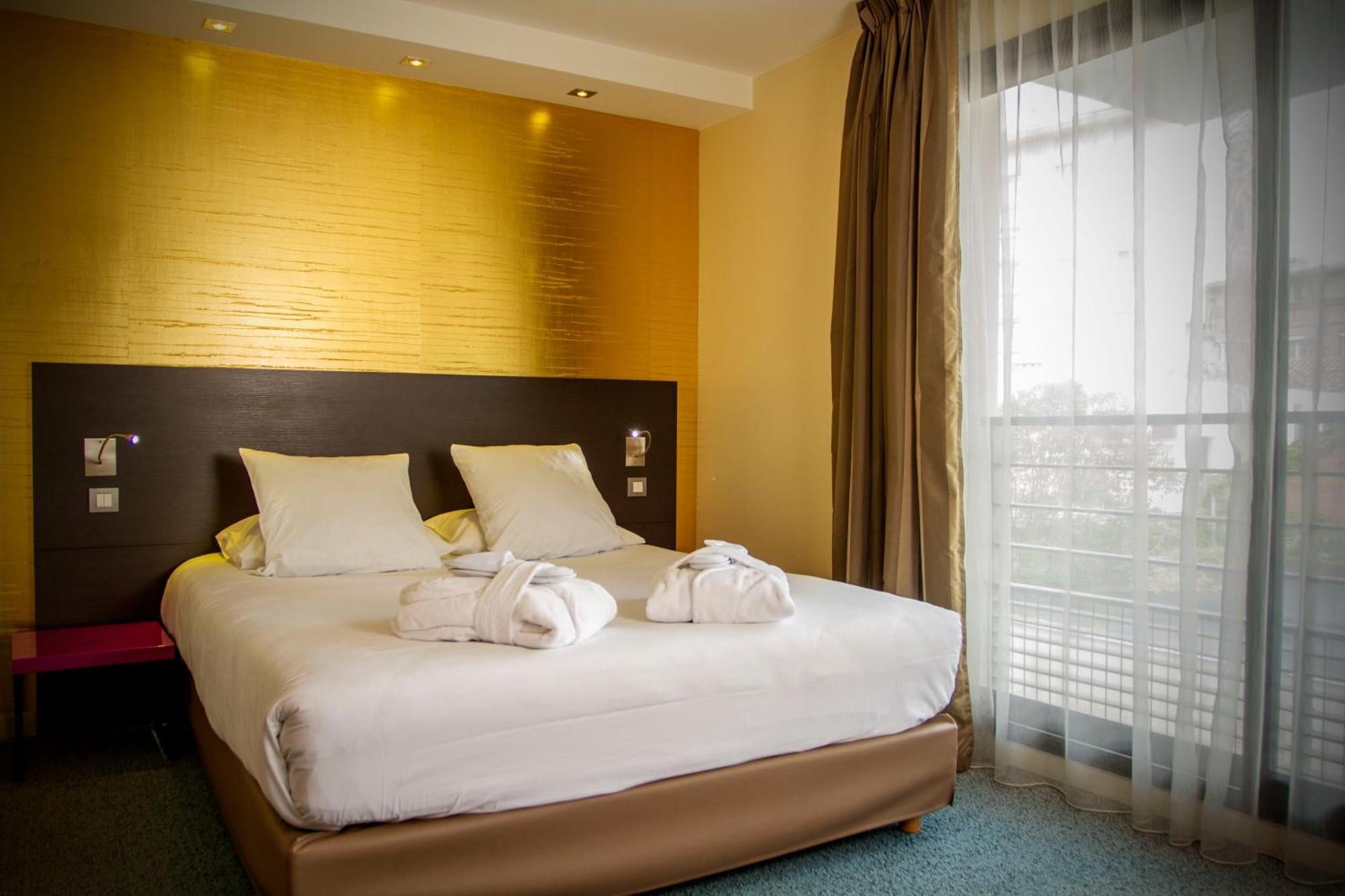 Clement Ader Aparthotel